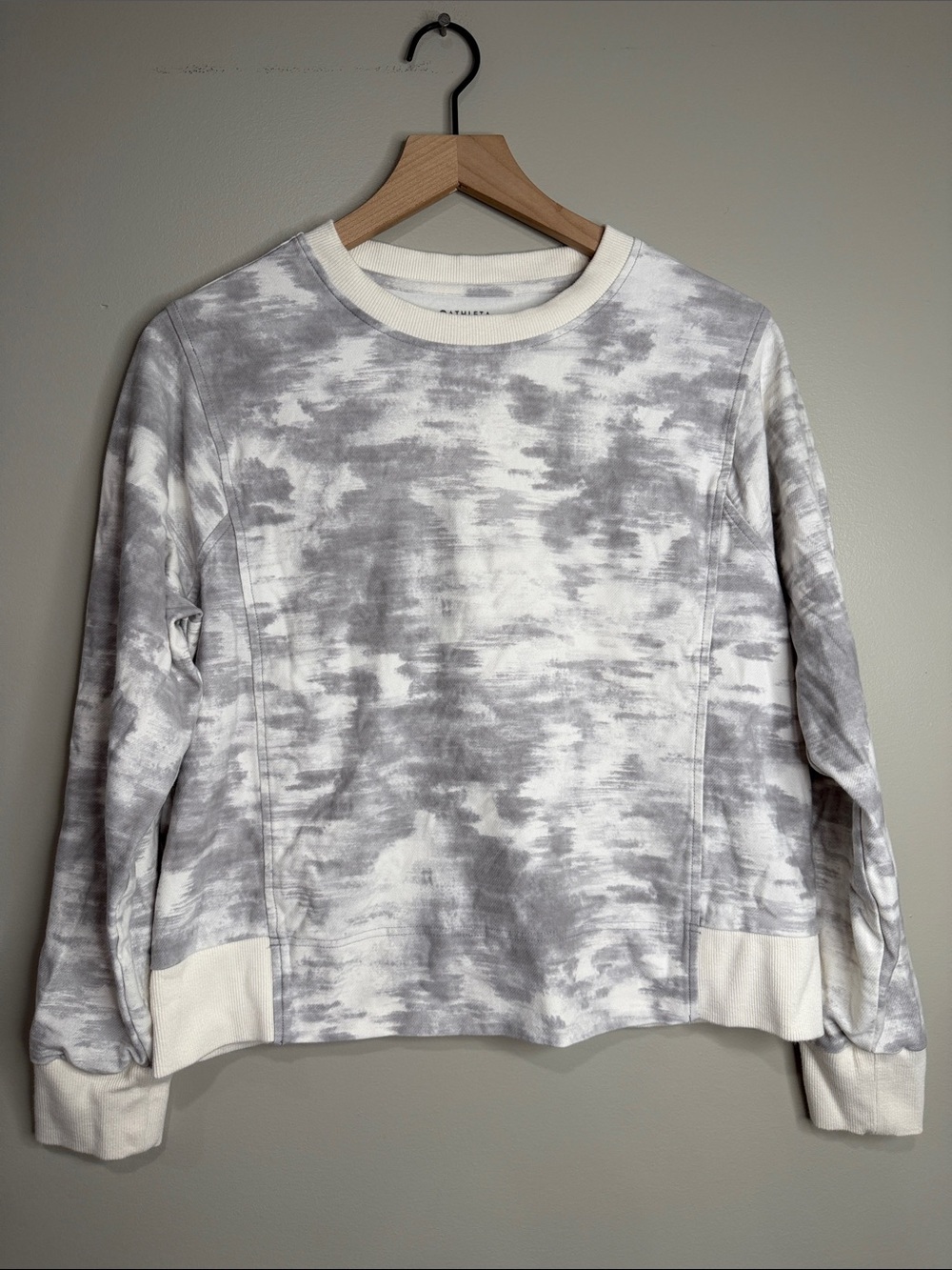 Athleta Farallon Printed Sweatshirt Grey & White Medium 92% Cotton